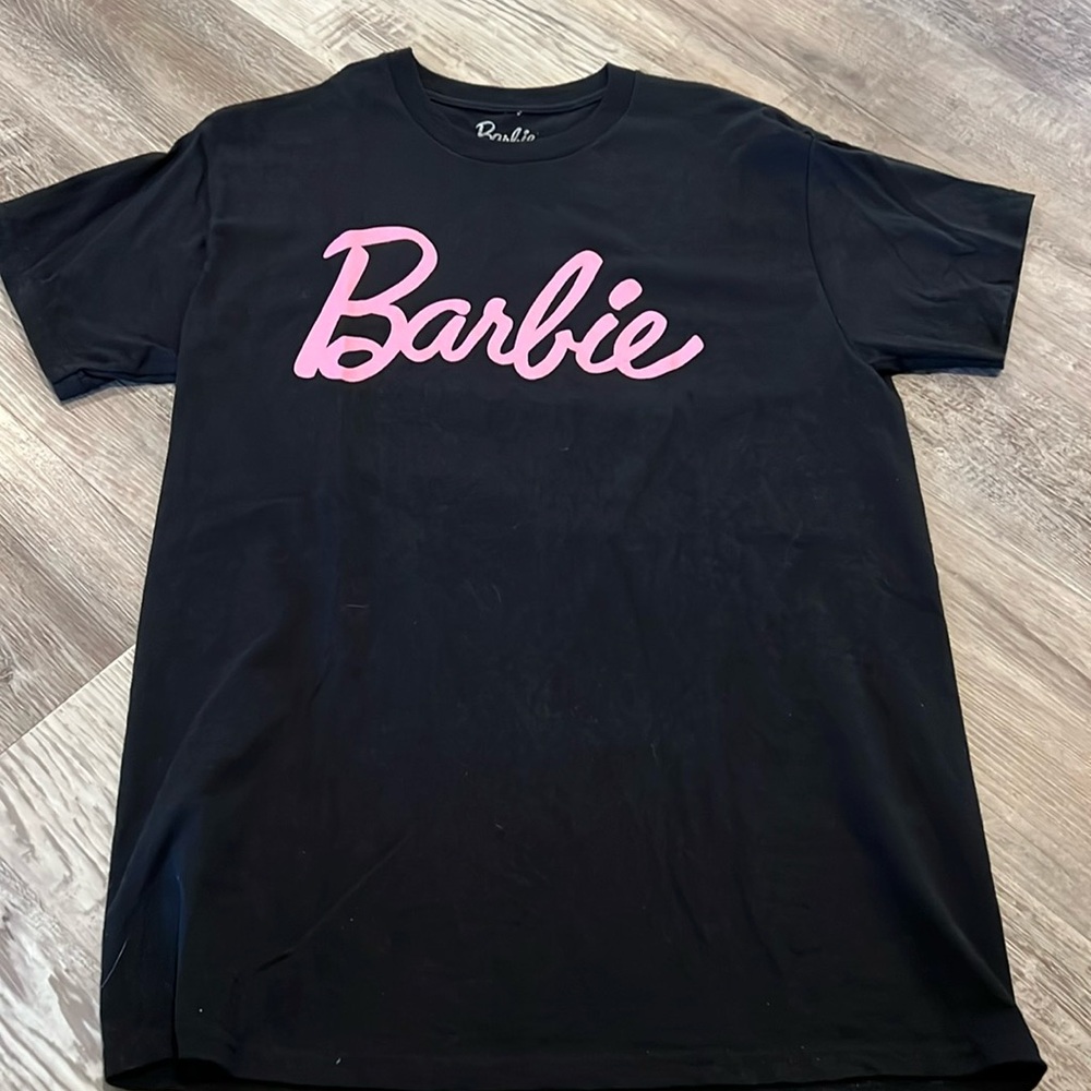BNWOT super soft men’s Barbie logo graphic tee in size M!